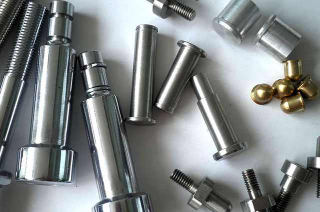 五金加工不良品凸包的原因分析？